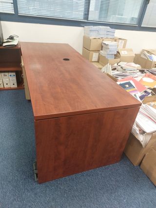 Mesa de oficina de madera 
