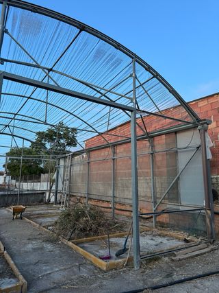 Estructura de invernadero metálico