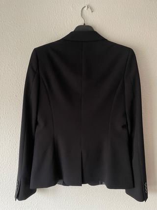 Traje negro americana y falda