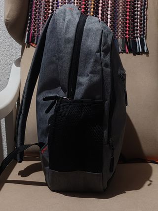 Mochila para portátil, libros y más.