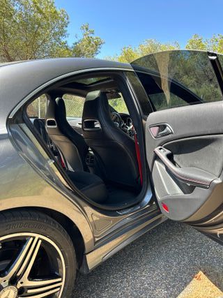 Mercedes-Benz Clase CLA 2015