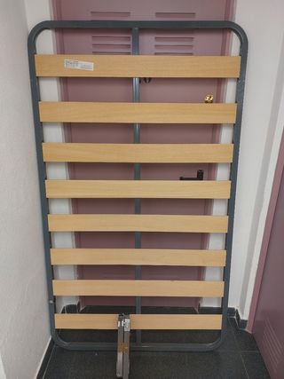 Somier 105x180cm con patas y lamas de madera