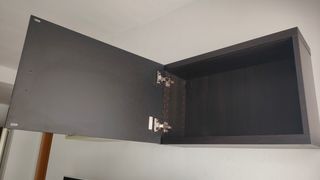 Módulo IKEA Besta negro con puerta brillante