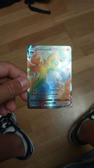 Charizard VMAX 330 HP Carta Pokémon