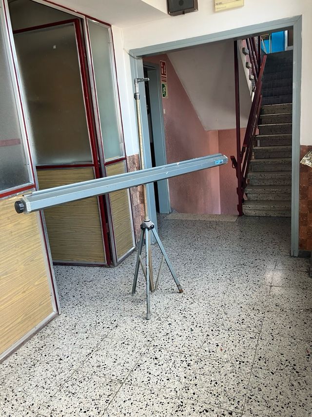 Pantalla Portátil Vintage Trípode