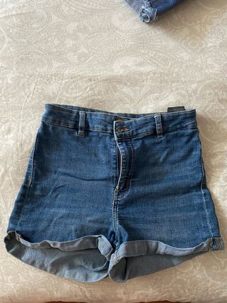 Pantalón vaquero corto