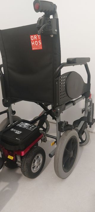 Se vende silla de ruedas con motor nuevo 