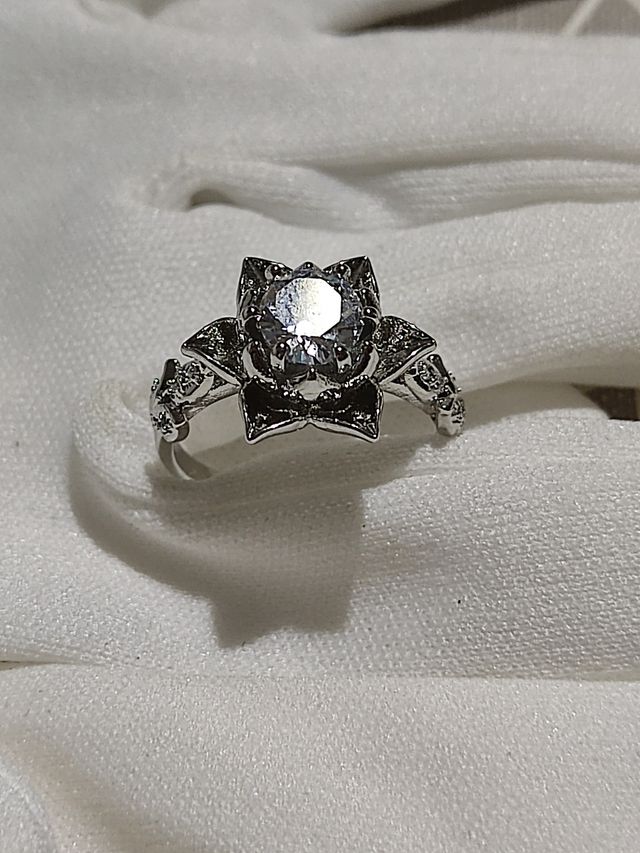 Anillo Acero Flor con Circonita