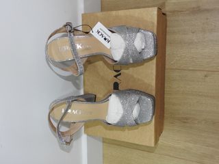 Tacones plateados plataforma