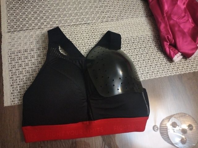 Sujetador deportivo con protección
