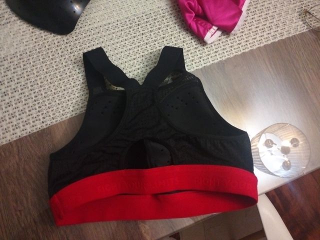 Sujetador deportivo con protección