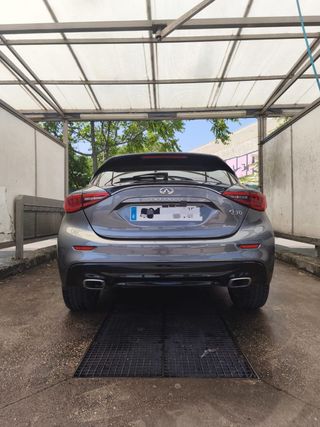 Infiniti Q30 2016