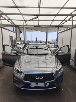 Infiniti Q30 2016