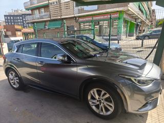 Infiniti Q30 2016