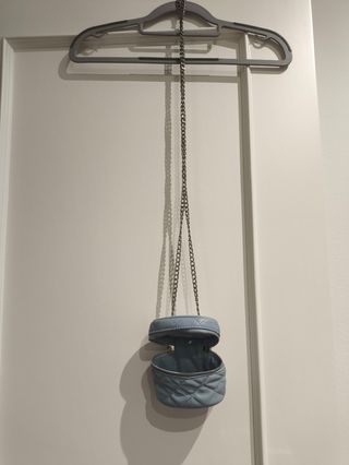 Bolso monedero Stradivarius azul