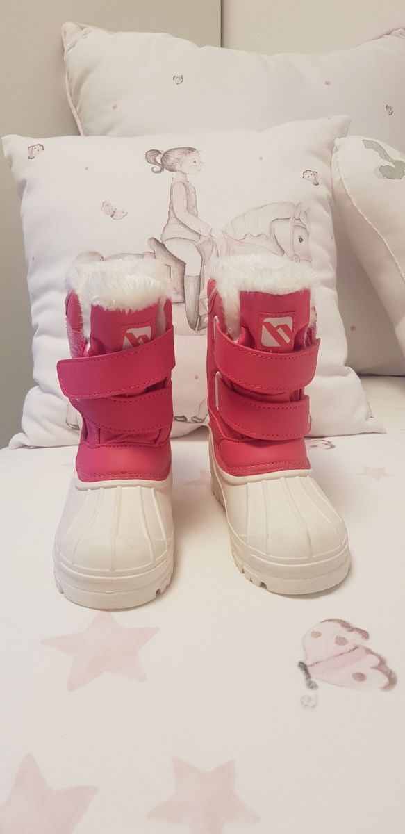 Botas de nieve rosas para niña