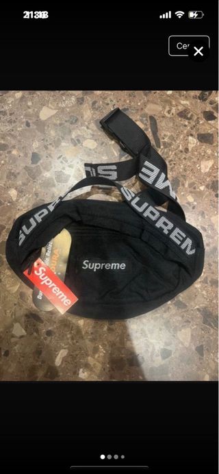 Riñonera Supreme Negra