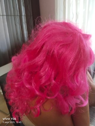 Peluca rosa vibrante