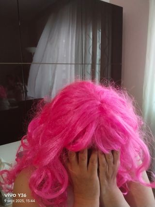 Peluca rosa vibrante