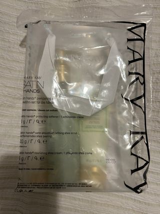 Mary Kay Satin Hands Set