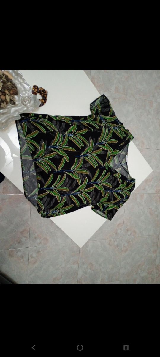 Blusa Fiorella Rubino con stampa floreale