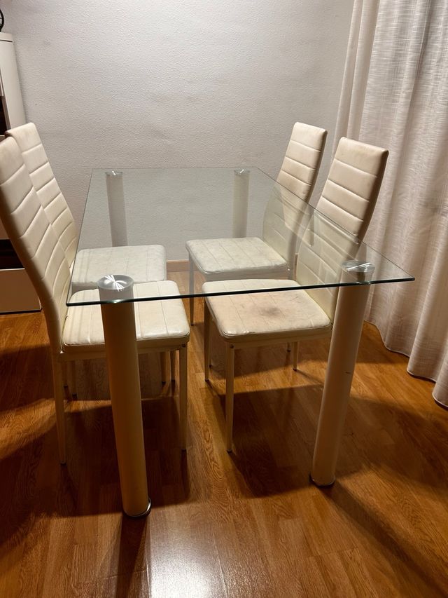 Mesa de comedor de cristal con 4 sillas Urge