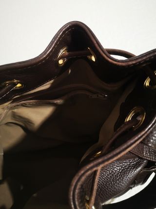 Bolso de piel marrón