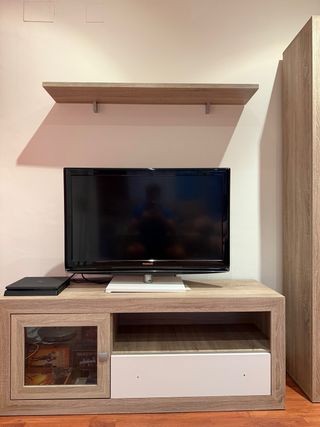 Conjunto Muebles Salón, Vitrina y Mesa