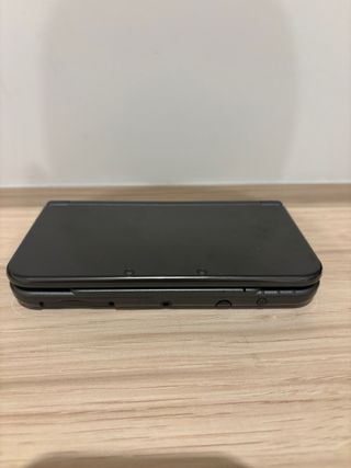 Nintendo 3DS XL Negra + Cargador