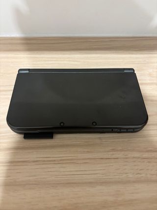 Nintendo 3DS XL Negra + Cargador