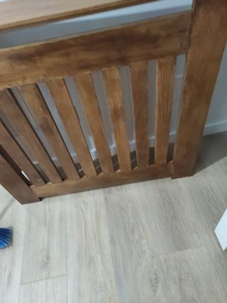 Cubre radiador madera buen estado
