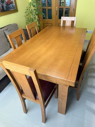 Tavolo e sedie allungabili in rovere