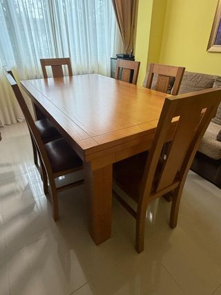 Tavolo e sedie allungabili in rovere