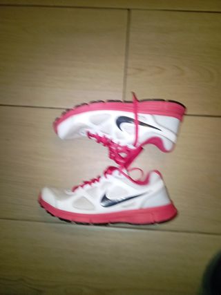 Zapatillas Nike Mujer Rosa y Blanco talla 39