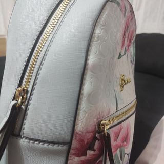 Mochila Guess floral nueva