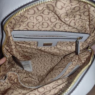 Mochila Guess floral nueva