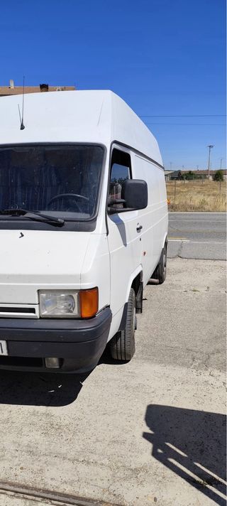Nissan Trade 100 385.000km 4500€ de 1999
