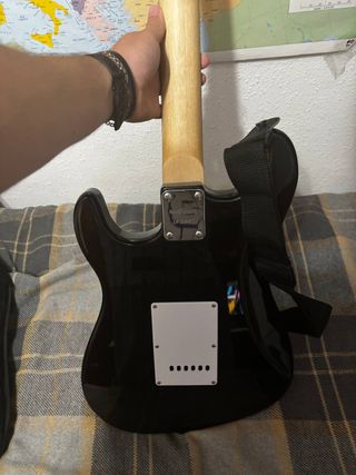 Guitarra Eléctrica Stratocaster SSS