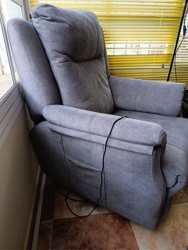 Sillón relax elevable gris muy poco usado
