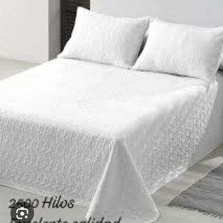 Colchas blancas de tela gruesa 
2 de 90 
1 de 150