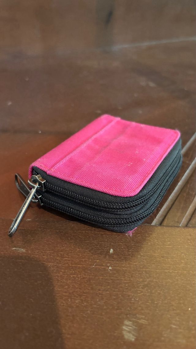 Monedero Eastpak rosa y negro