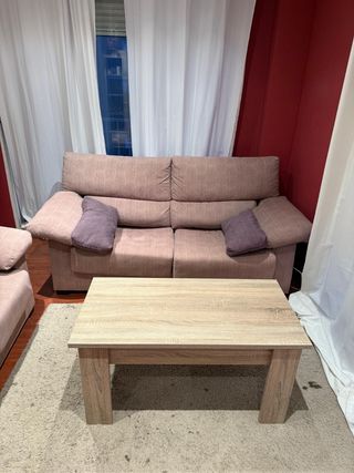 Conjuntos muebles salón, vitrina y mesa.