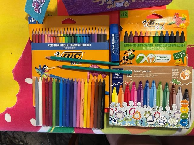 Estuche infantil y lápices de colores BIC