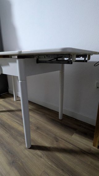 NO DISPONIBLE. Mesa de cocina extensible blanca