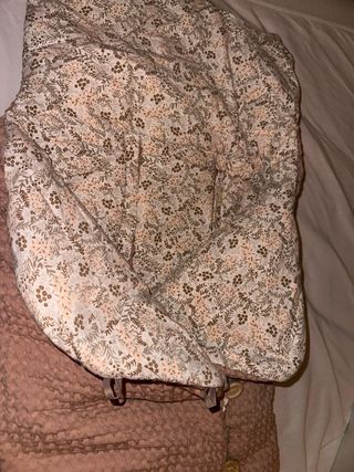 Saco capazo rosa con estampado floral