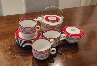 Servizio da tè con decorazioni a righe