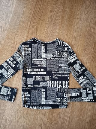 Top Bershka estampado periódico Talla XS