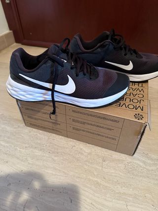 Zapatillas Nike Revolution  6 NN Talla 39