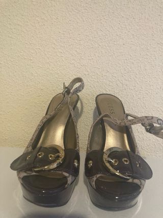 Tacones Guess Beige y Marrón Talla 36/37