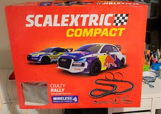 Scalextric compact con dos coches y mandos wireles